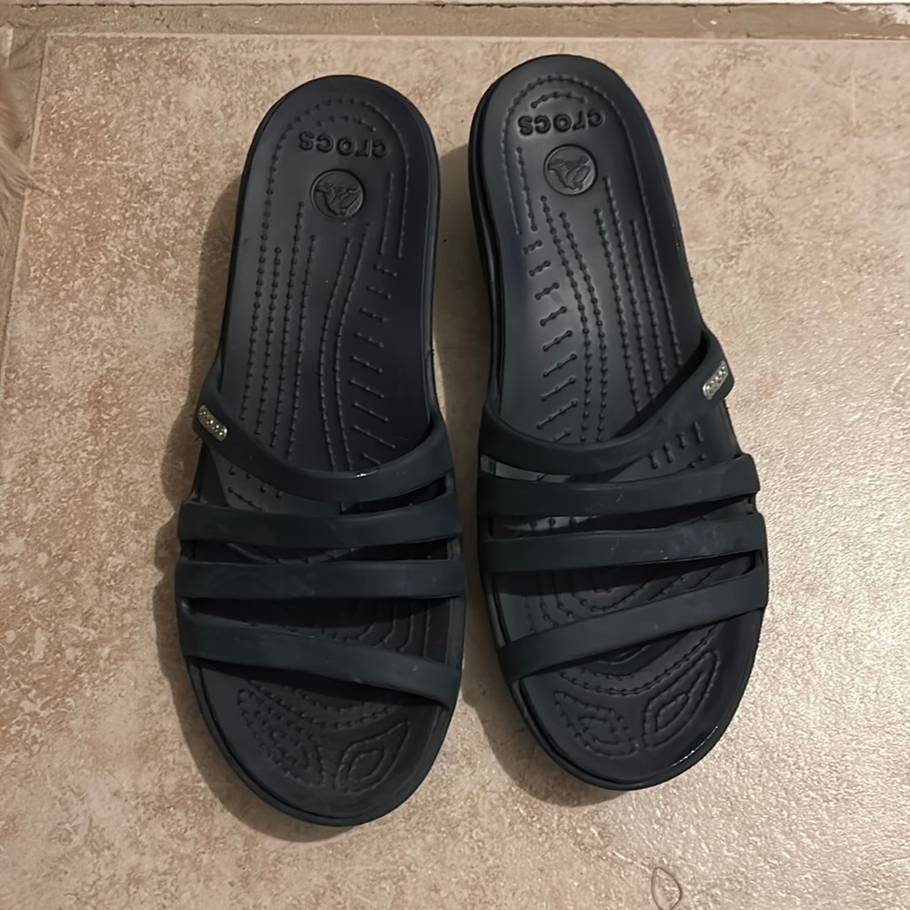 Croc wedges